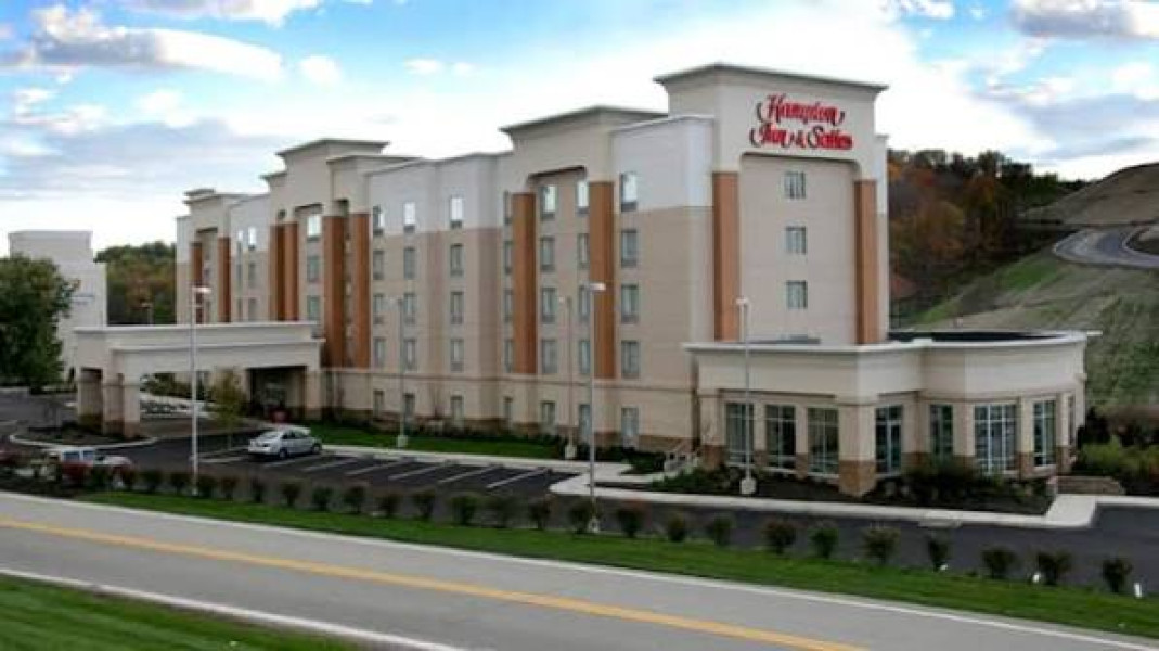 Hampton Inn and Suites Pittsburgh/Meadow Lands